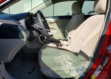 2013 Toyota Corolla Base z USA, uszkodzony, nr VIN 2T1BU4EE4DC966310